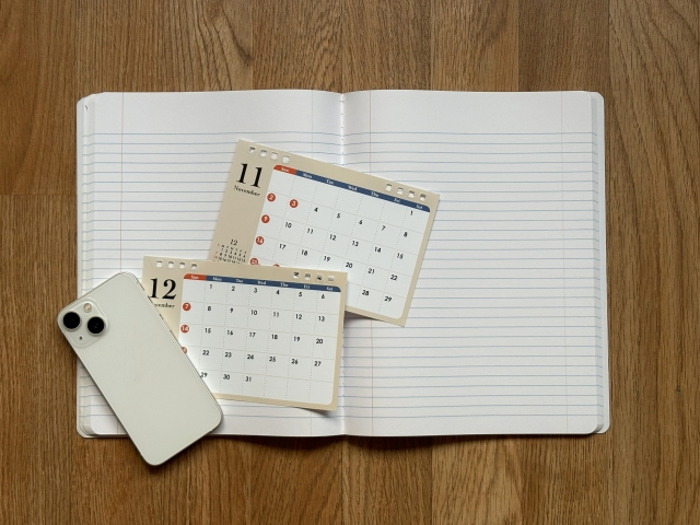 スマホとカレンダーとノート